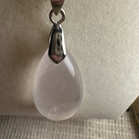 Set of Rose Quartz Teardrop Pendant Necklace and Rose Quartz Ring - Picture 4 of 16